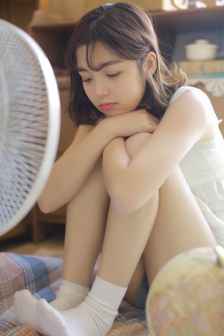 小娇妻露两个奶头给老爷吃
